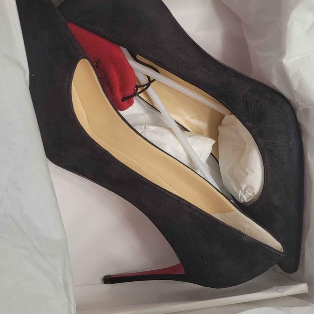 Brand new original Christian louboutin shoes size 9.5 (42) pickup only